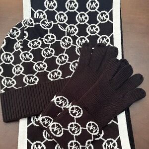 Michael Kors Black and White Women's Hat Set